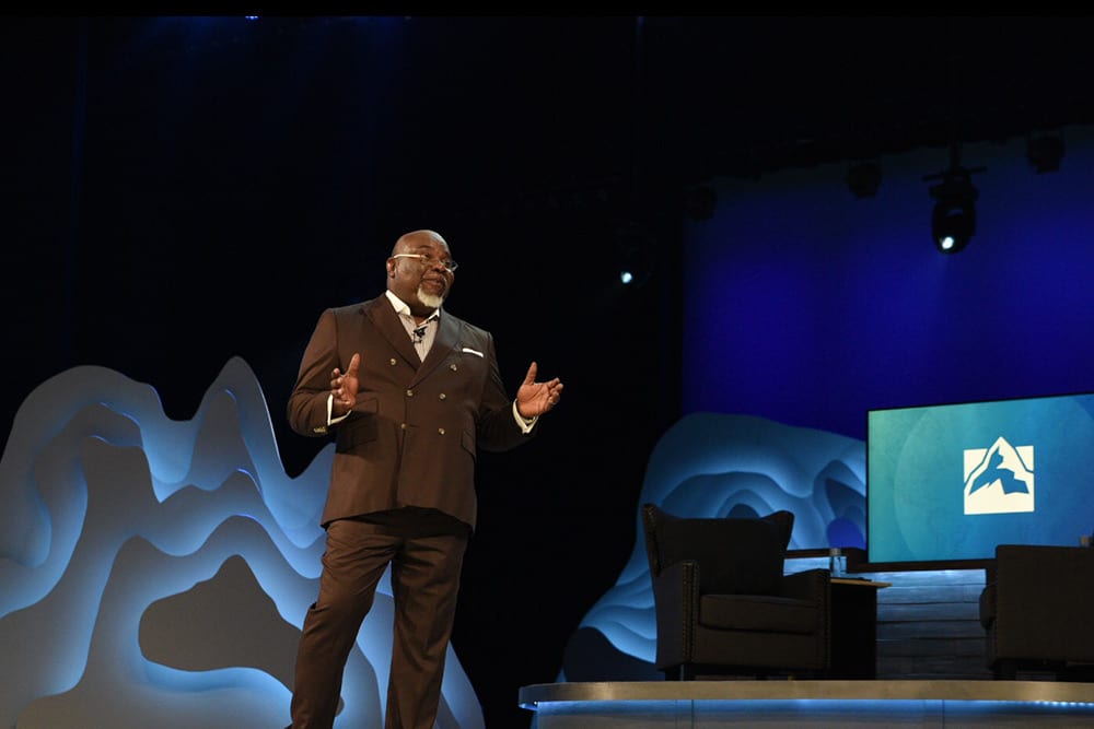 T.D. Jakes speaking at The Global Leadership Summit.