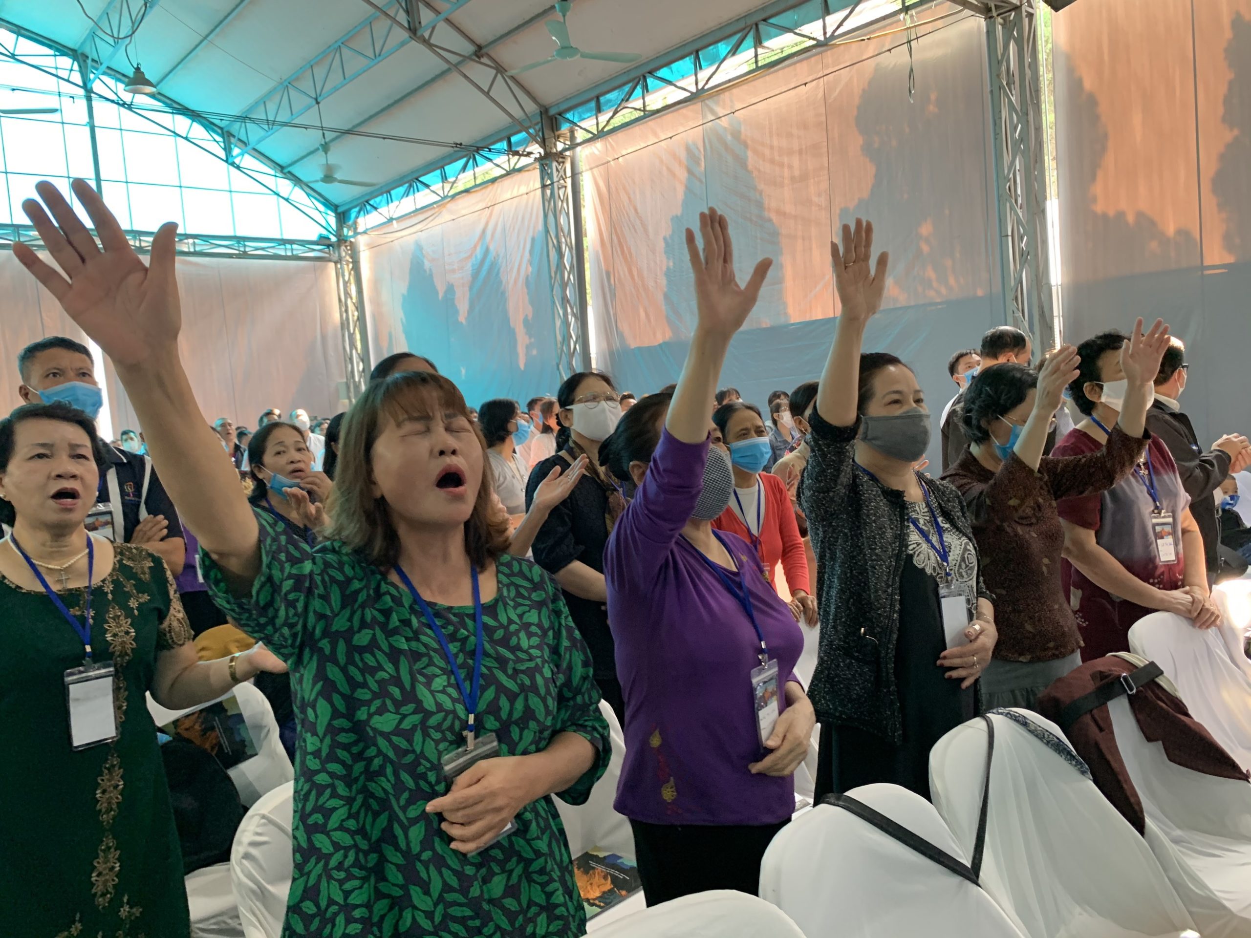 GLS20 leaders worship in Vietnam