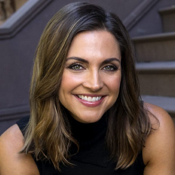 Paula Ferris Headshot